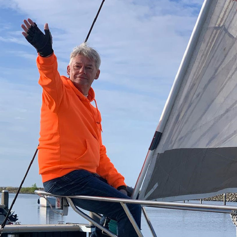 Zeiljacht JOVR op zee